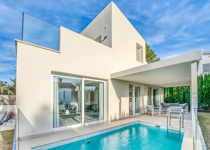 Lovely Home In Alcudia With Kitchen